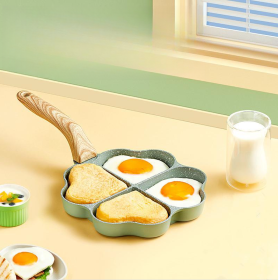 Aluminum Four-hole Frying Pan (Option: Green Heart)